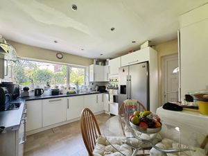 Kitchen- click for photo gallery